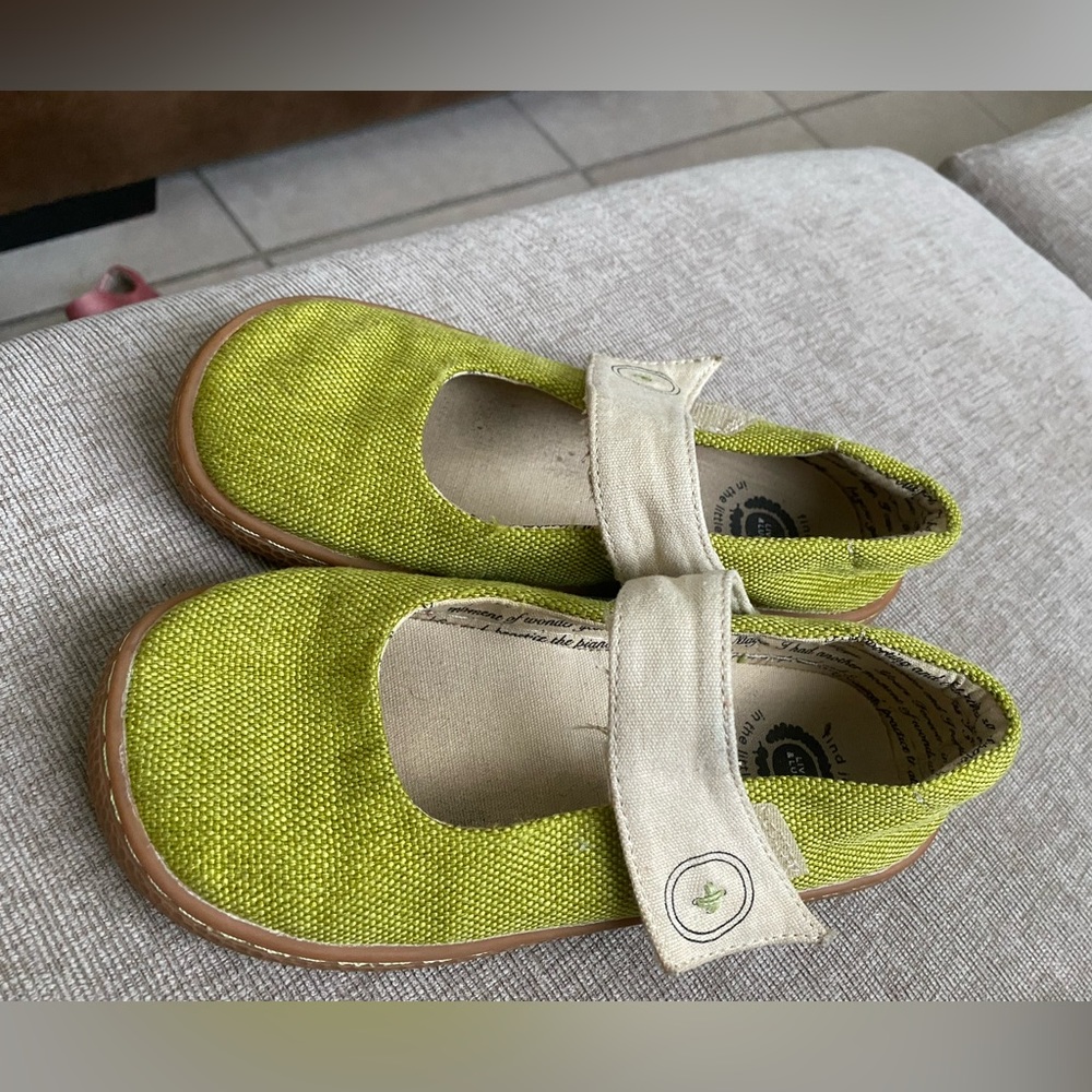 Livie & Luca girls shoes size 1
